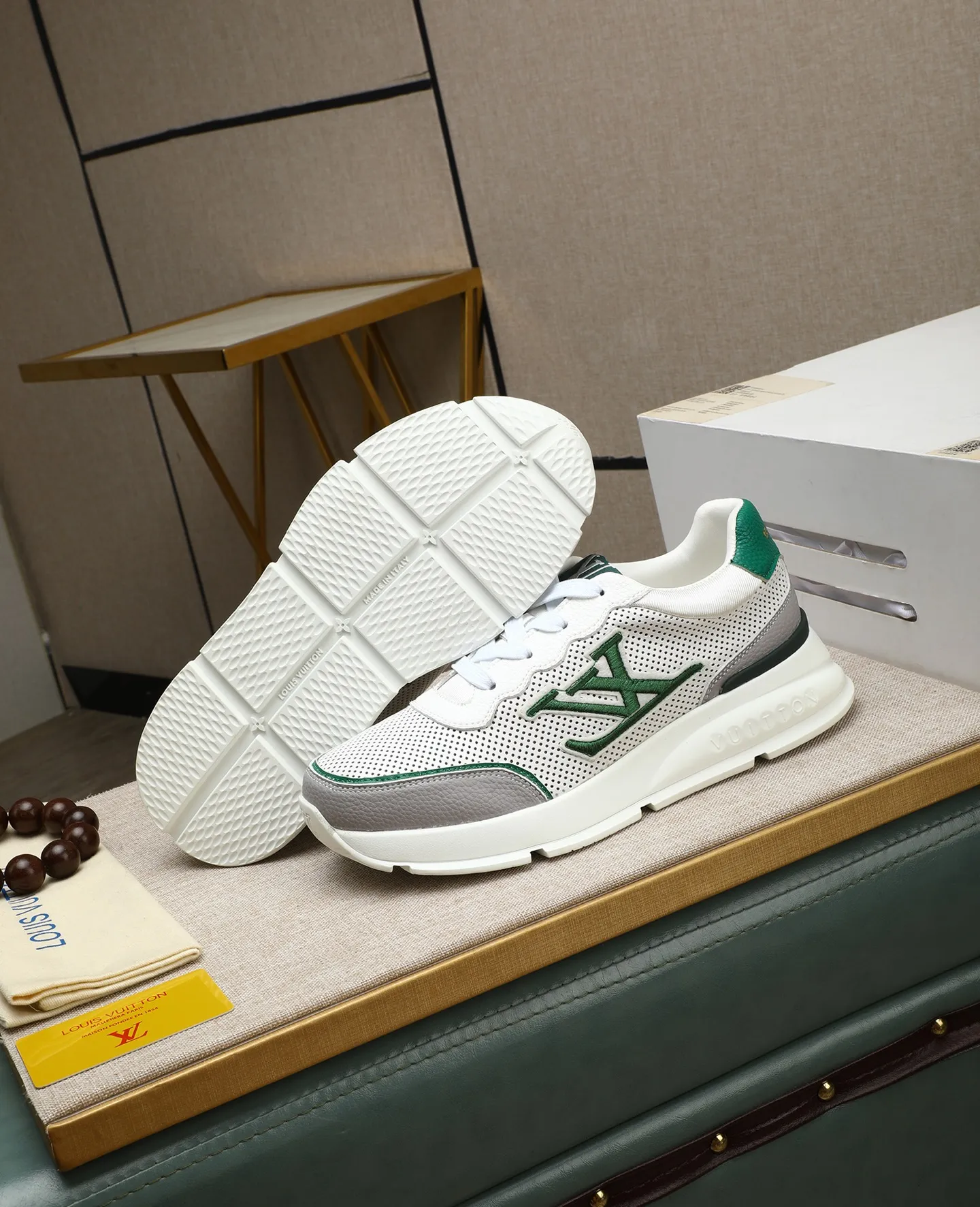 Men's shoes 💰460 📛📛【LOUIS VUITTON】Louis Vuitton official website synchronized new products 👟Milan fashion catwalk style 🇰🇾🇰🇾LV family logo, celebrity style, a must-have for fashionistas ⚠️First-layer calfskin ➕Genuine leather lining ➕Official website original version special outsole 👞Number 38-44